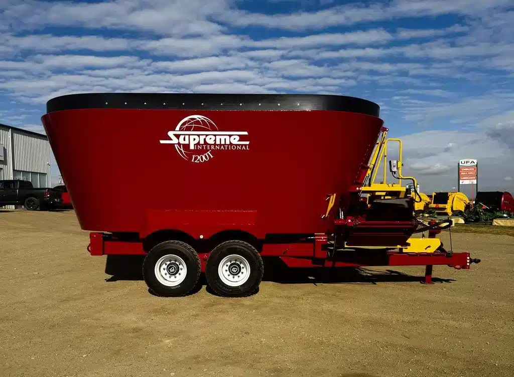 Gallery image 2 for New 2025 Supreme 1200T TMR Mixer