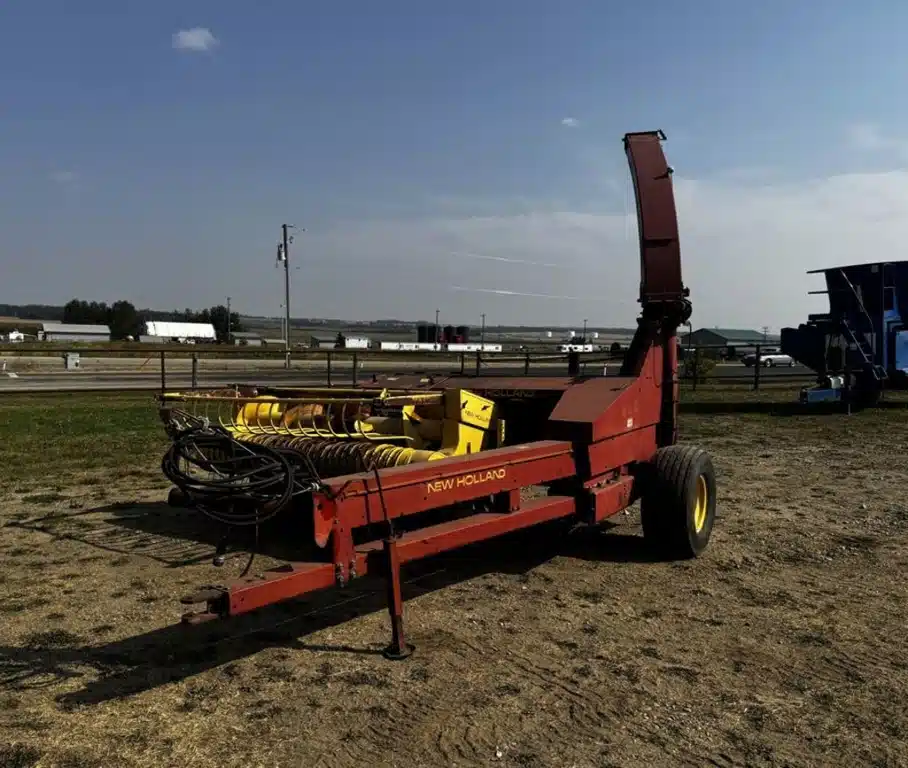 Gallery image 2 for Used 1994 New Holland 900 Forage Harvester