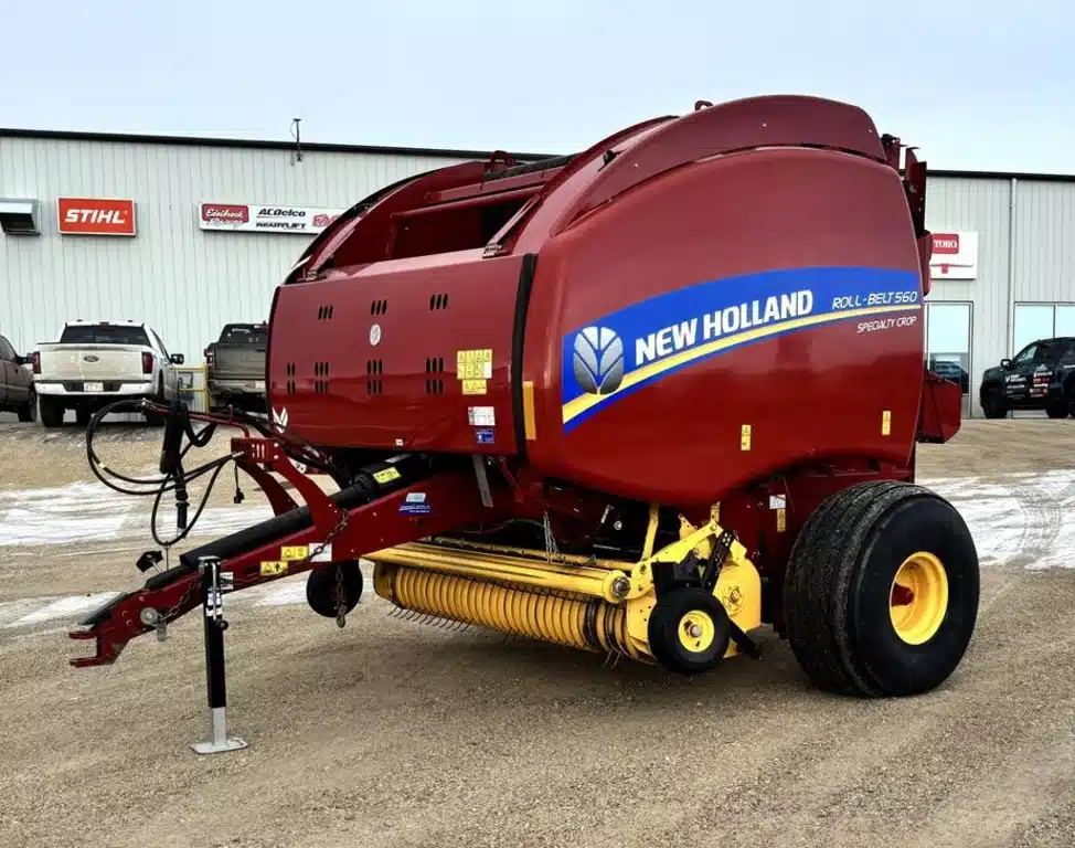 Gallery image 1 for 2018 New Holland ROLL-BELT 560 Round Baler