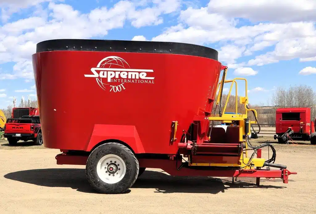 Gallery image 2 for 2023 Supreme 700T TMR Mixer