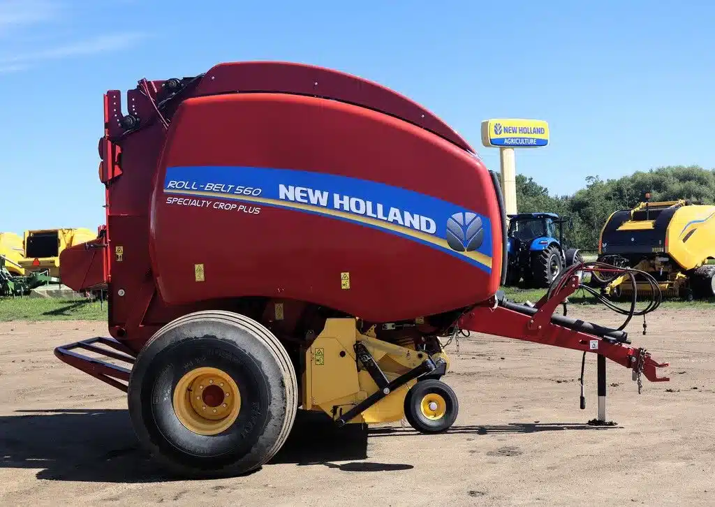Gallery image 2 for 2020 New Holland ROLL-BELT 560 Round Baler