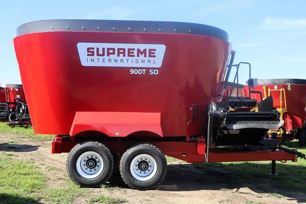 Gallery image 1 for 2026 Supreme 900T Vertical Mixer Single Axle SD TMR Mixer