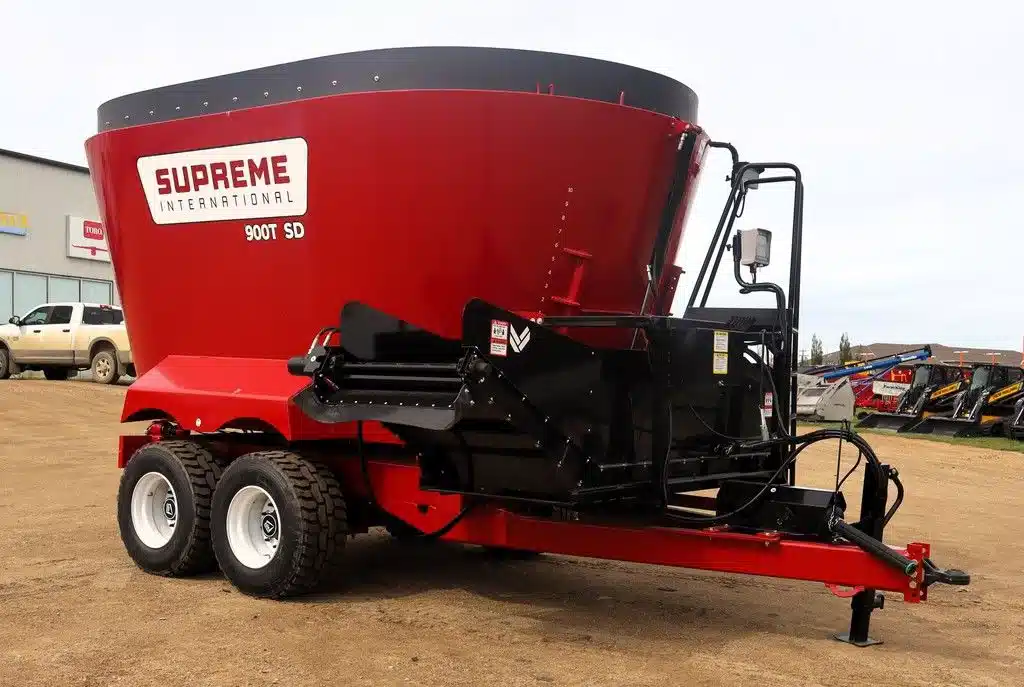 Gallery image 2 for 2026 Supreme 900T Vertical Mixer Single Axle SD TMR Mixer