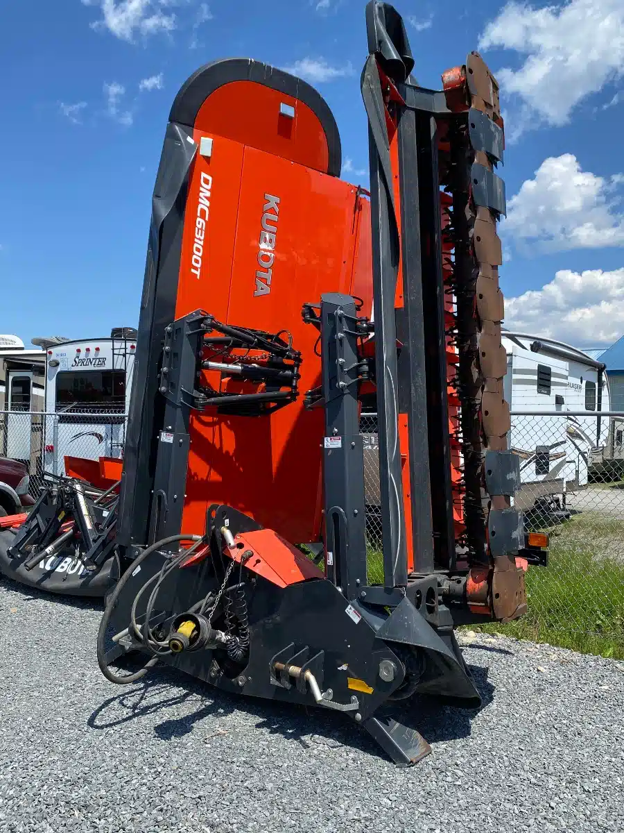 Gallery image 1 for Used 2019 Kubota DMC63100T Disc Mower Conditioner