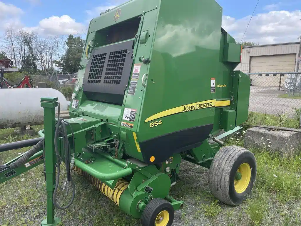 Gallery image 1 for Used 2012 John Deere 854 Round Baler