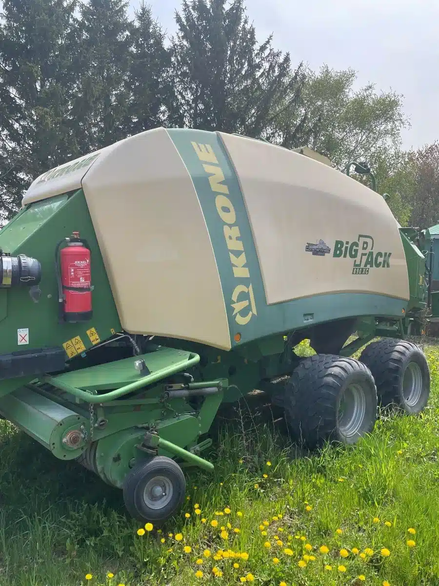 Gallery image 2 for Used 2016 Krone BIG PACK 890 XC Square Baler - Large