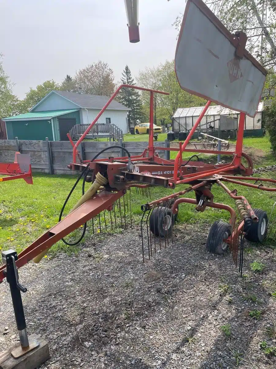 Gallery image 1 for Used 2016 Kuhn GA 4101 GTH Rake