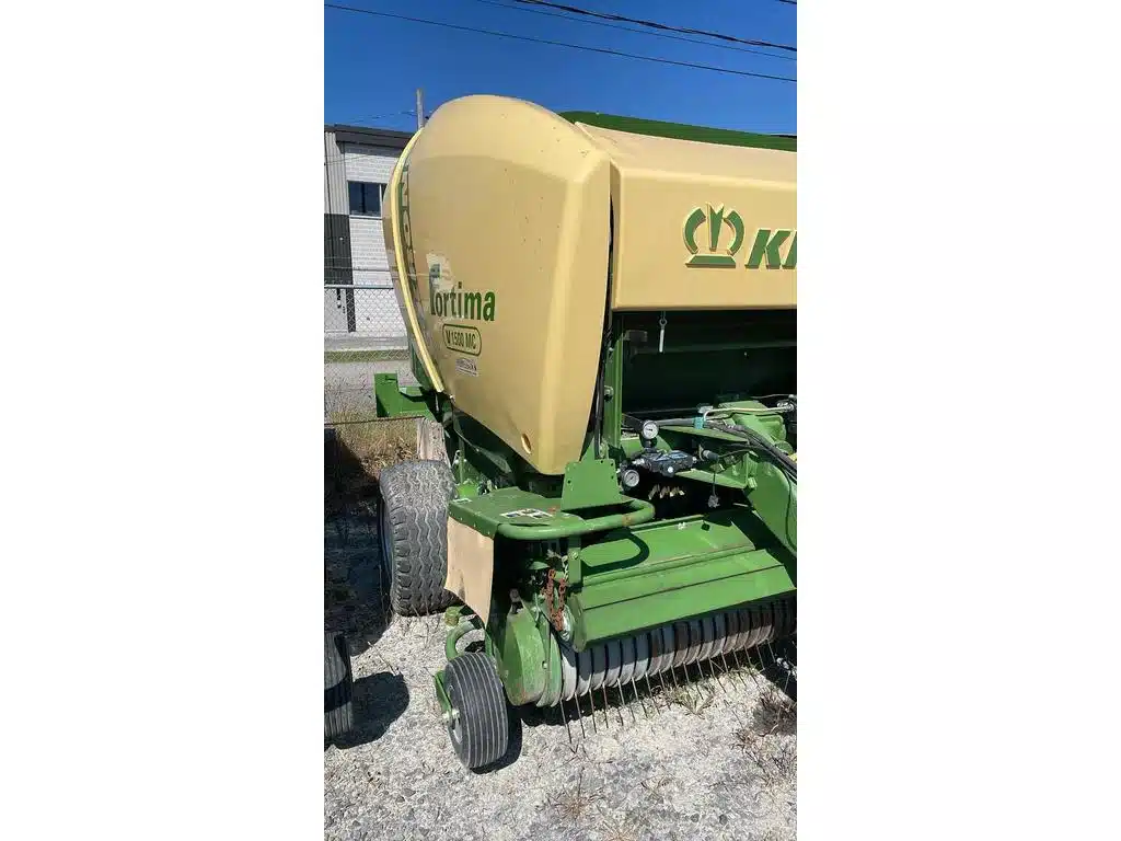 Gallery image 2 for Used 2012 Krone Fortima V 1500MC Round Baler