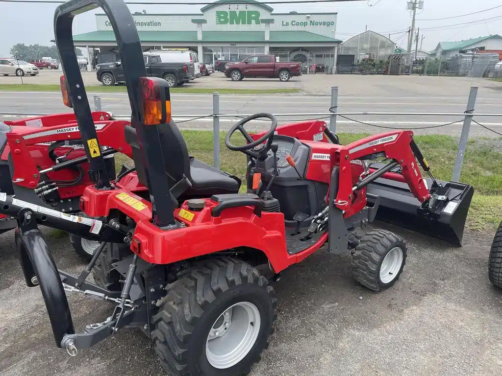 Gallery image 1 for Used 2023 Massey Ferguson GC1723L Tractor