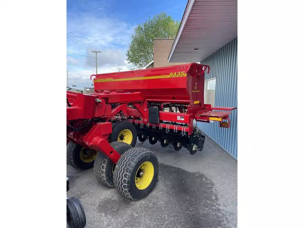 New 2024 Sunflower 9435-30 Seeder