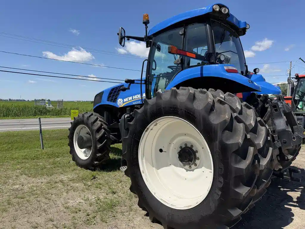Photo de la Galerie 2 pour 2012 New Holland T8.330 Tracteur