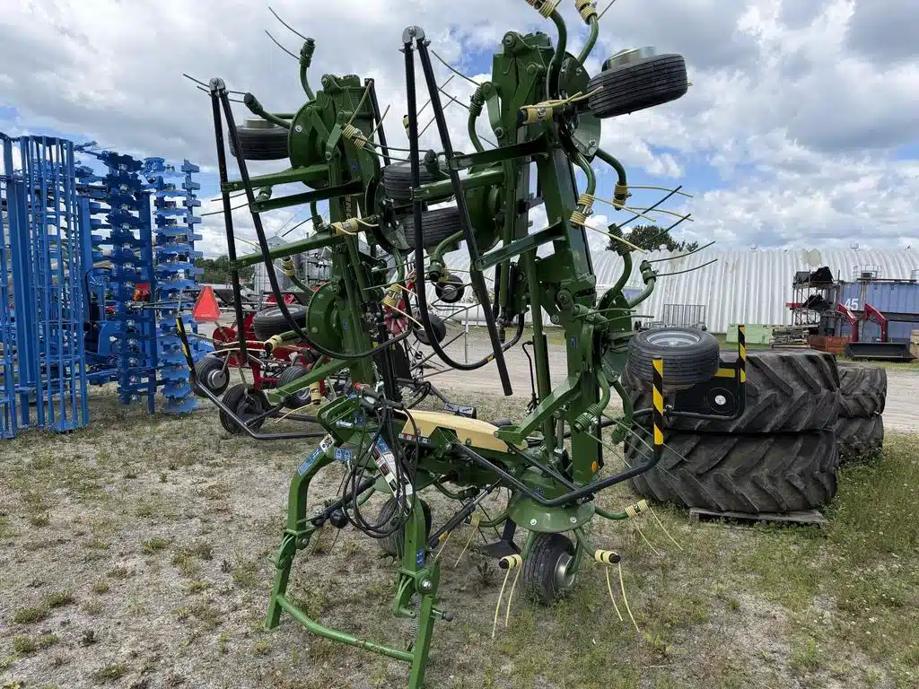 New 2025 Krone Vendro 900 Tedder Rake | AgDealer