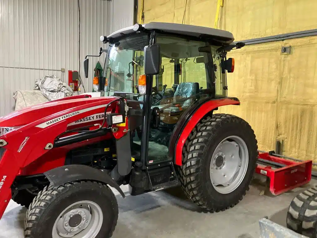 Gallery image 1 for 2021 Massey Ferguson 2860M Tractor