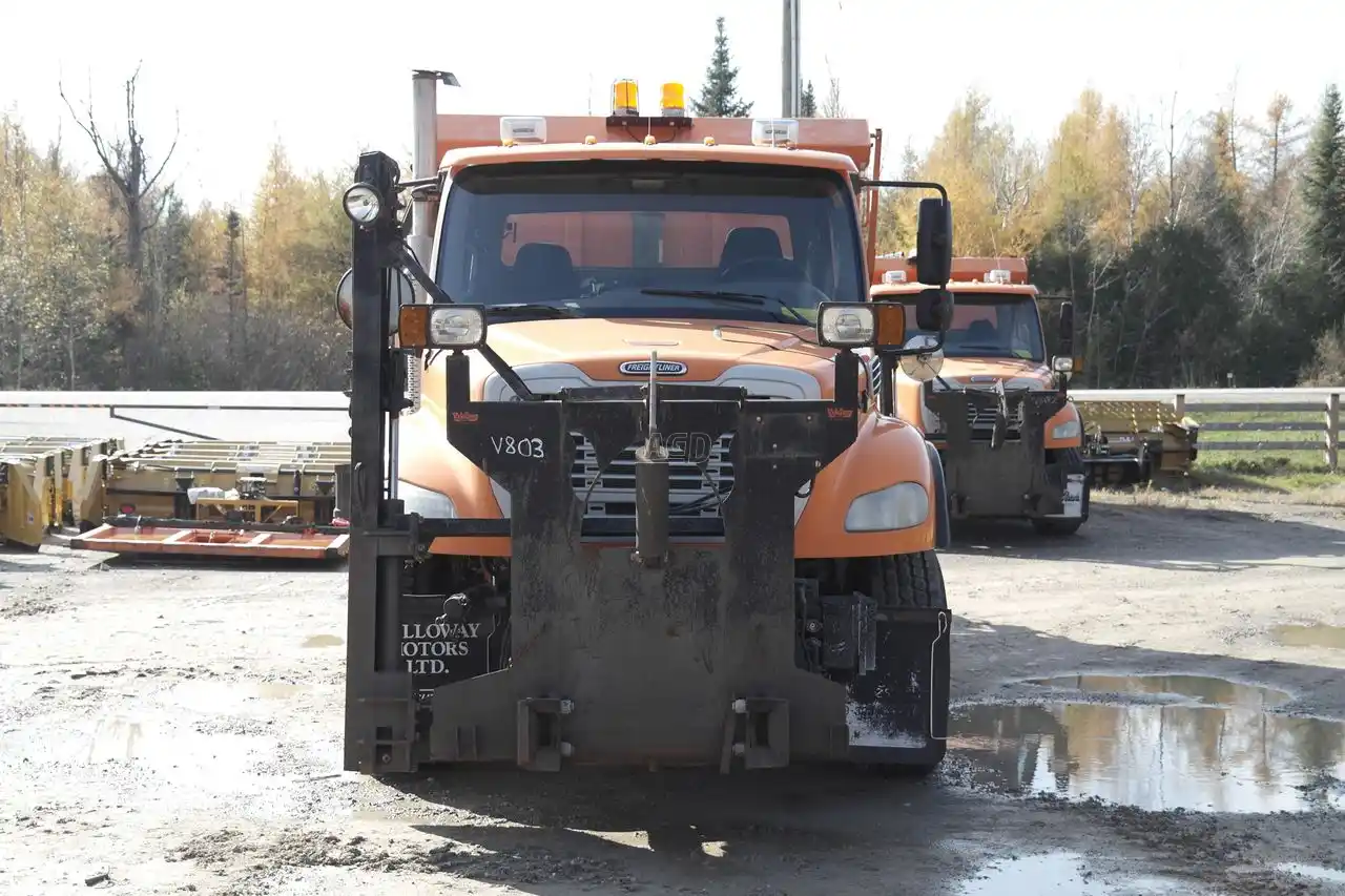 Gallery image 2 for Used 2006 Freightliner FM2 Truck - Dump