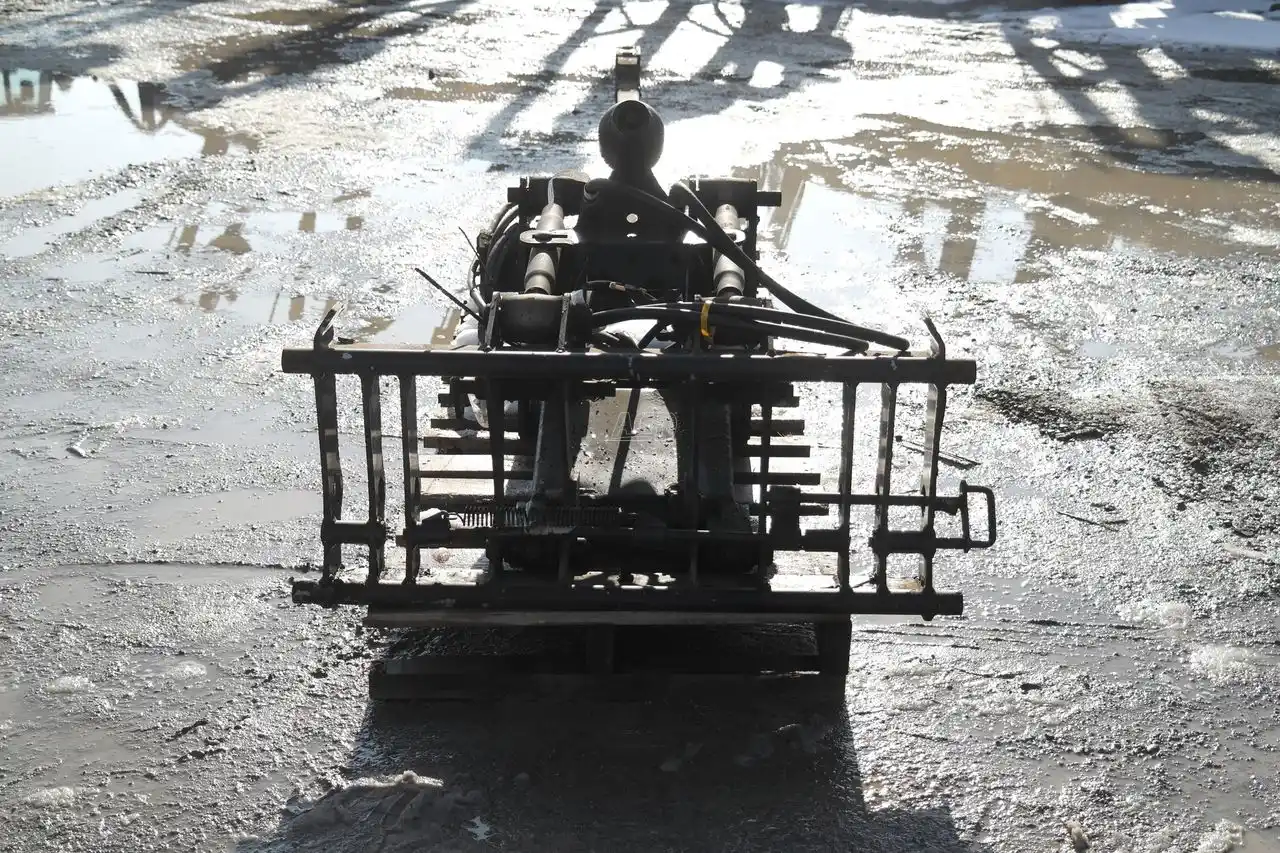 Gallery image 2 for Used HLA Attachments LASB3000DMJD5525 Snow Blade