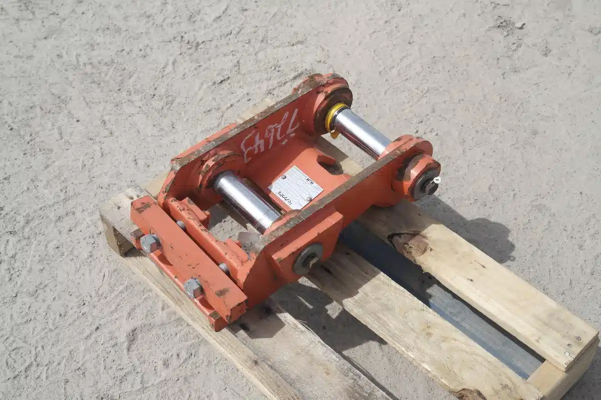 Gallery image 1 for Used Kubota Quick Coupler Adapter