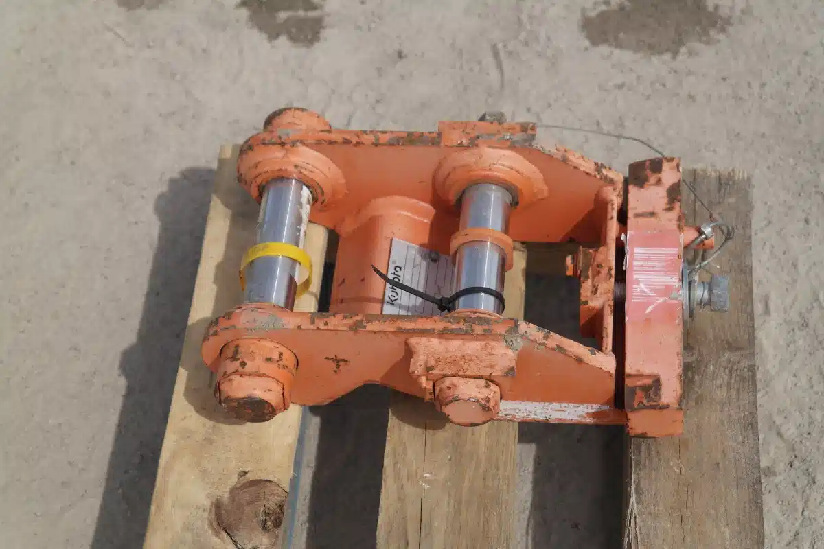 Gallery image 2 for Used Kubota Quick Coupler Adapter