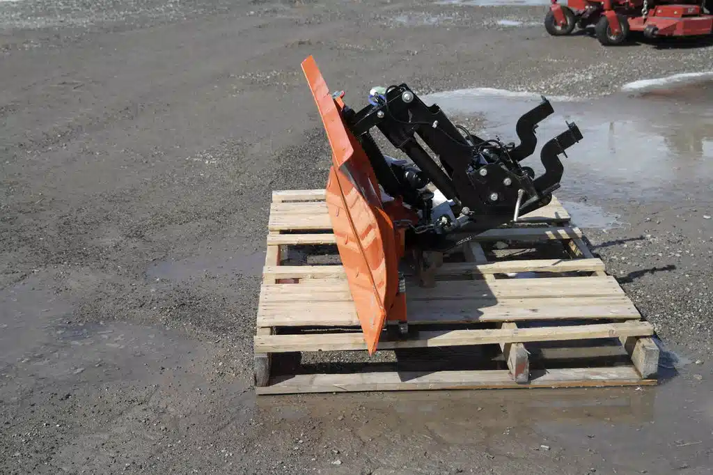 Gallery image 2 for Used Kubota V4308B Blade