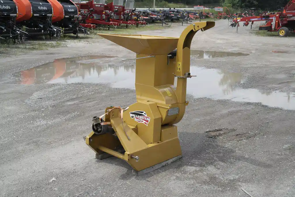 Gallery image 1 for Used Wallenstein BXM32 Wood Chipper