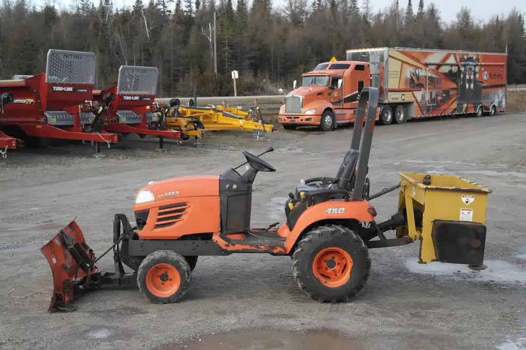 Gallery image 2 for Used Kubota BX2350 Tractor