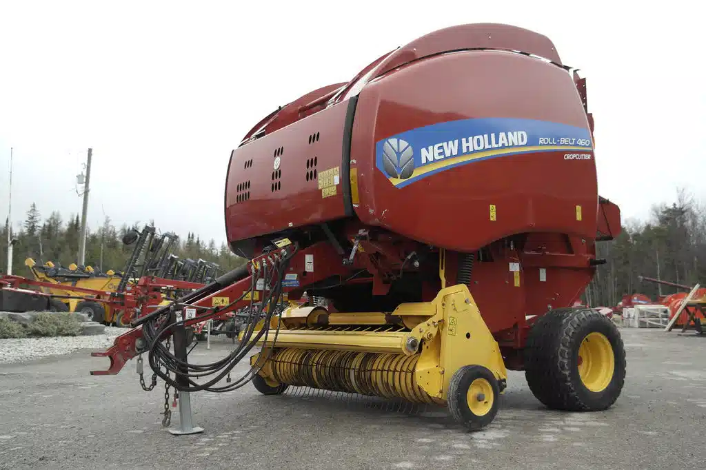 Gallery image 1 for 2016 New Holland ROLL-BELT 460 Round Baler