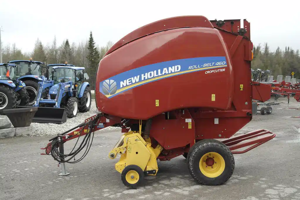 Gallery image 2 for 2016 New Holland ROLL-BELT 460 Round Baler