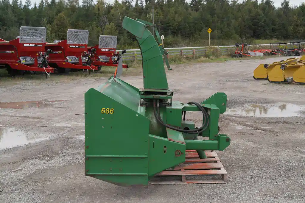 Gallery image 2 for Used John Deere 686 Snow Blower