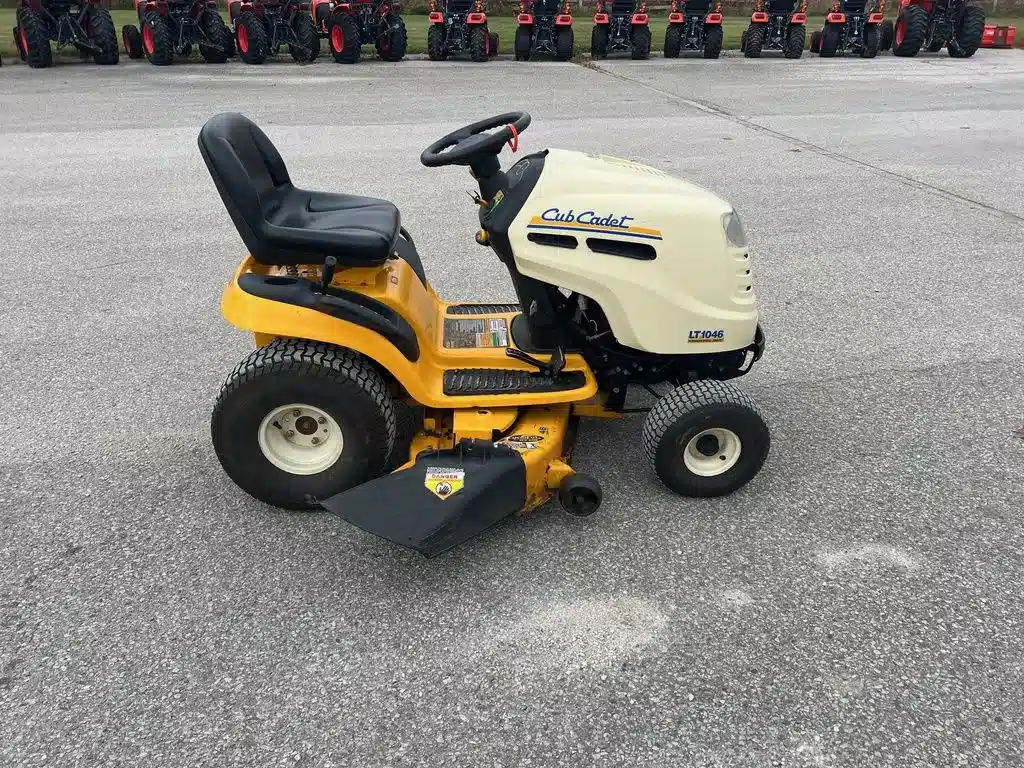 Image pour Usagé Cub Cadet LT1046 tondeuse autoportée