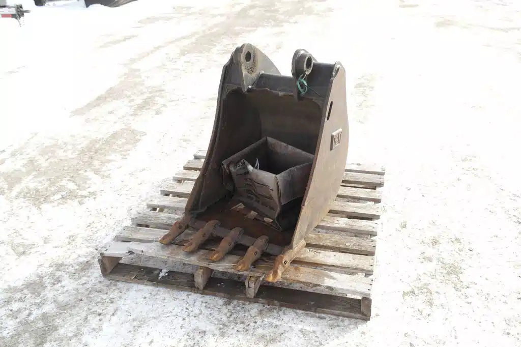 Gallery image 1 for Used CAT 24" Bucket