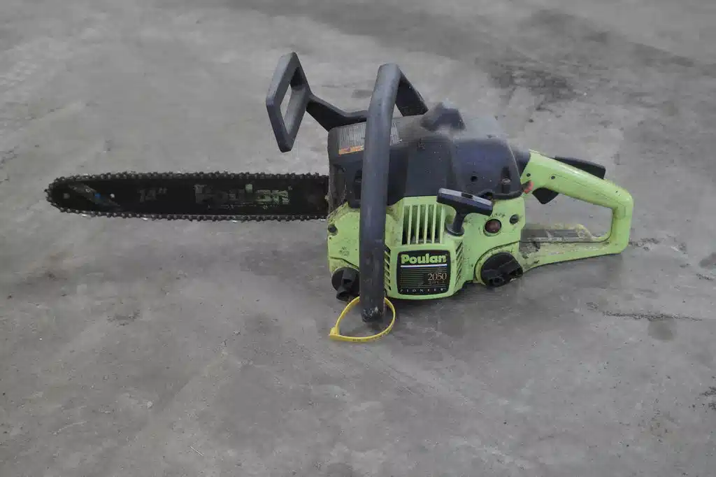 Gallery image 2 for Used Poulan Pro 2050 Chain Saw