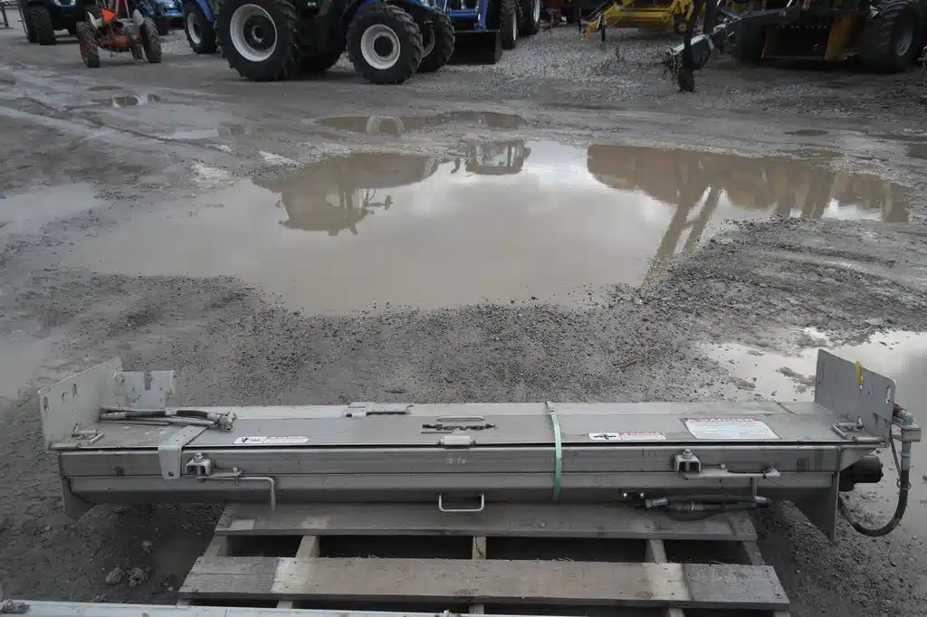 Gallery image 2 for Used Meyer 64571 Spreader - Broadcast