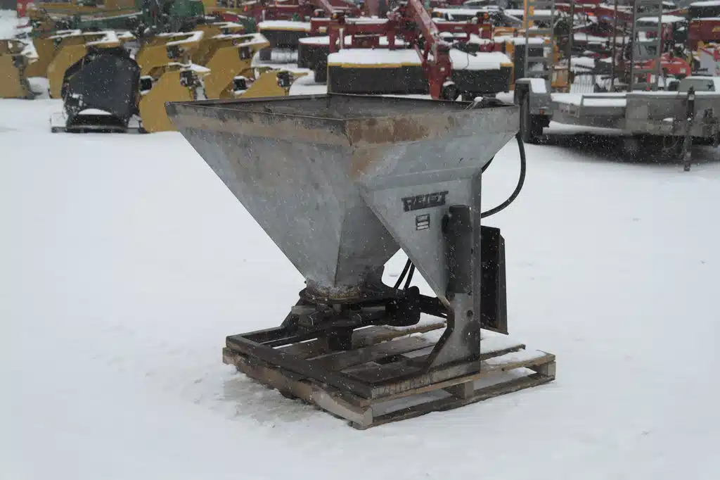 Gallery image 1 for Used Reist HSLBCS100 Spreader - Broadcast