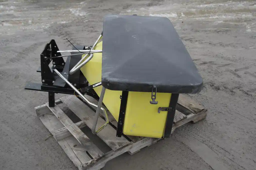 Gallery image 2 for Used Magnum 1075P Spreader - Broadcast