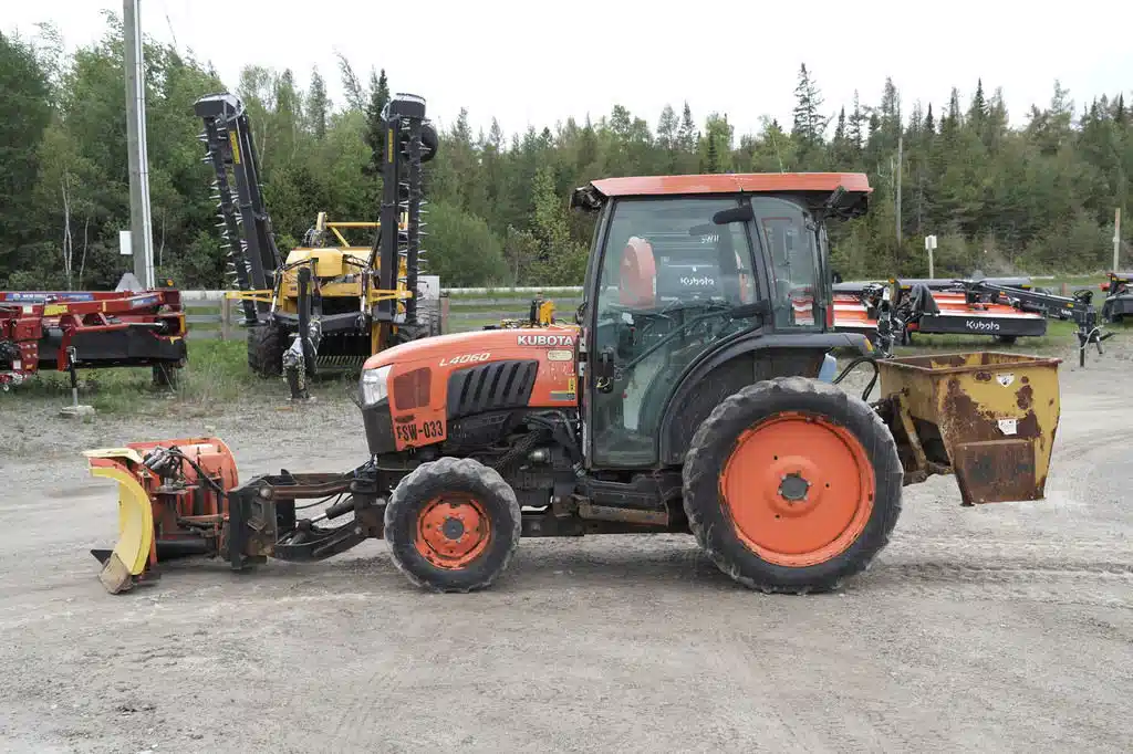 Gallery image 2 for Used Kubota L4060 Tractor