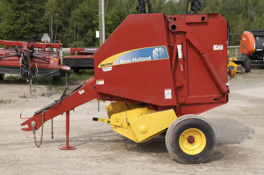 Gallery image 2 for Used New Holland BR7050 Round Baler