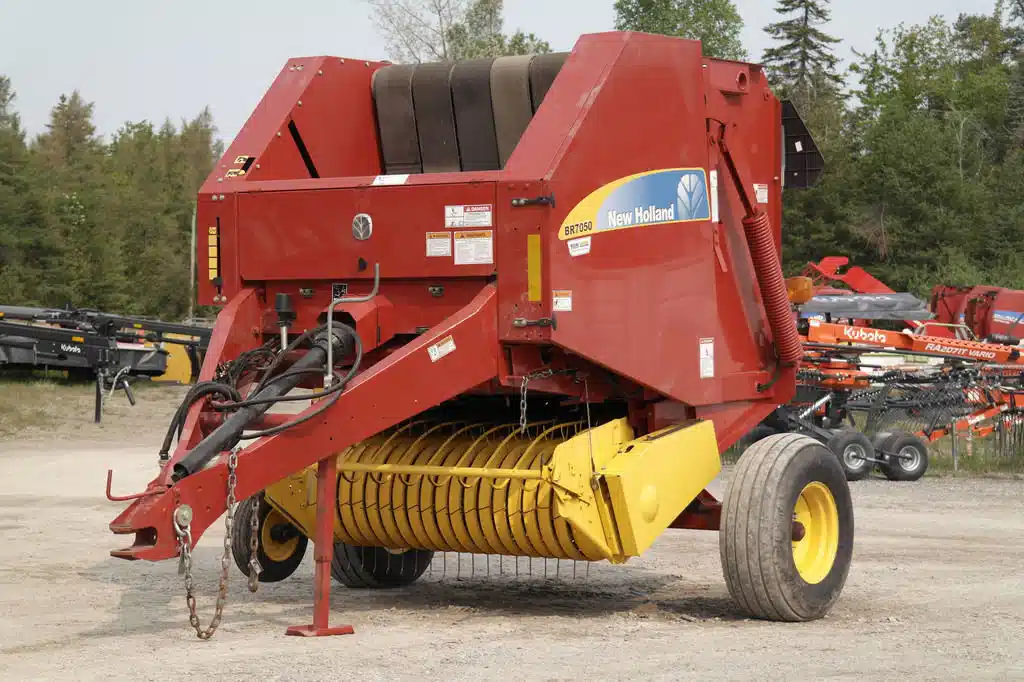 Gallery image 1 for Used New Holland BR7050 Round Baler
