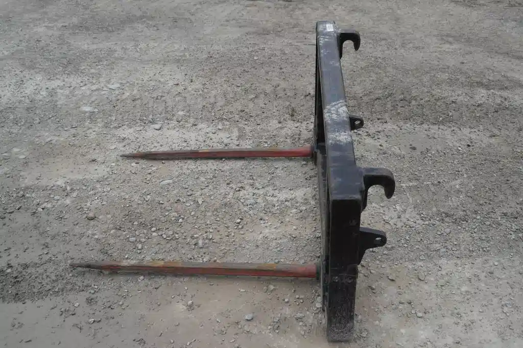 Gallery image 2 for Used HLA 2 PRONG Bale Spear