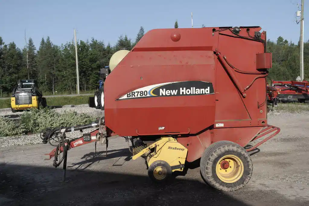 Gallery image 2 for New Holland BR780 Round Baler