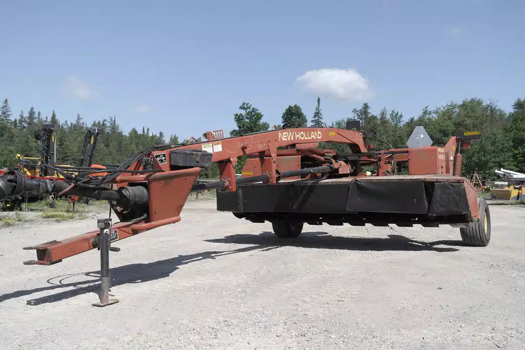 Gallery image 1 for New Holland 1431 Disc Mower Conditioner