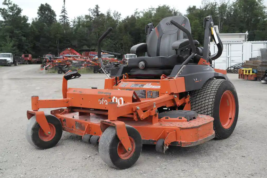 Gallery image 1 for Used Kubota Z726XKW-3-60 Mower - Riding