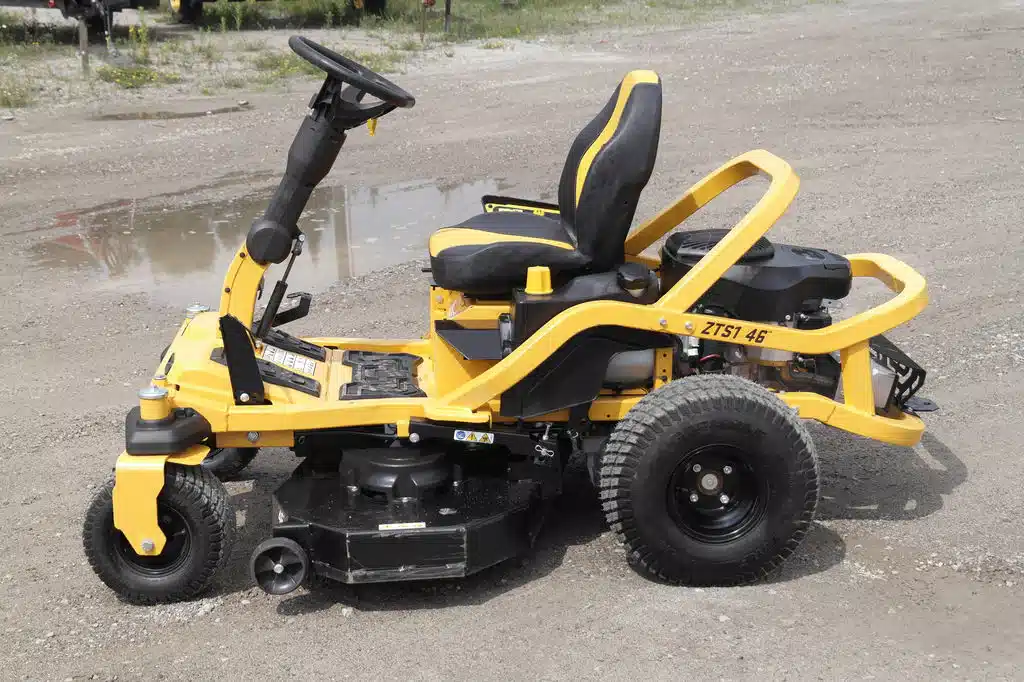 Gallery image 2 for Used Cub Cadet ZTS1 46 Mower - Riding