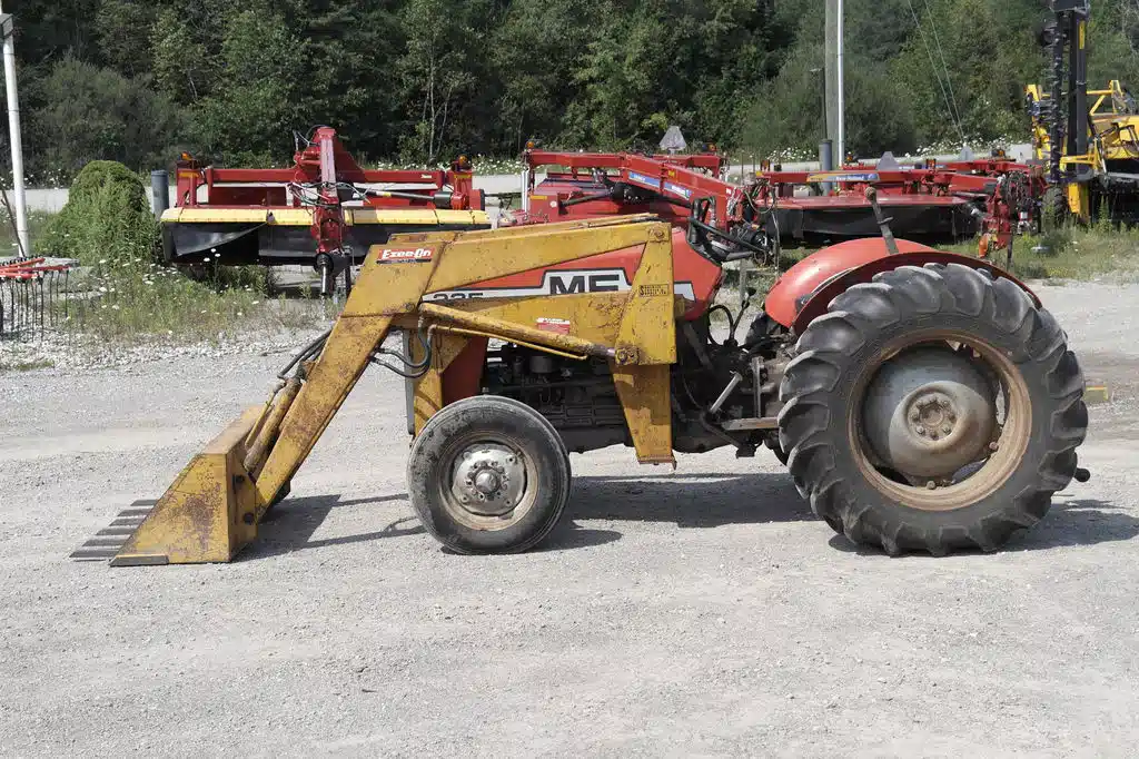 Gallery image 2 for Used Massey Ferguson 235 Tractor