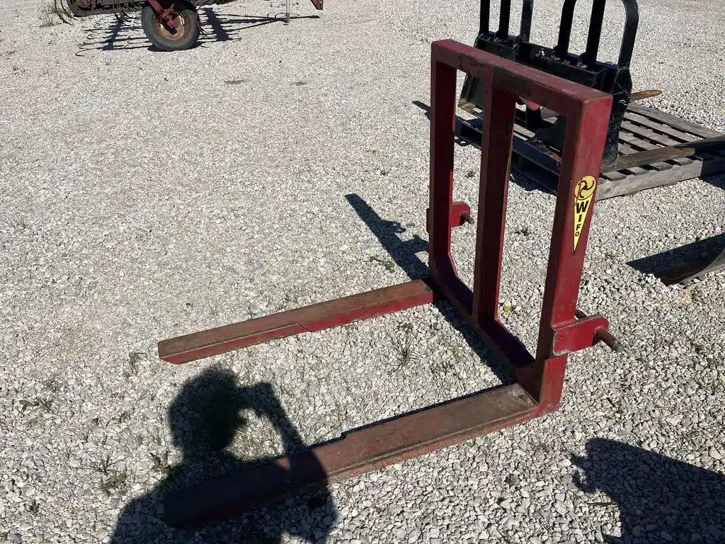 Gallery image 1 for Used Wifo 3Pth Pallet Forks Bucket