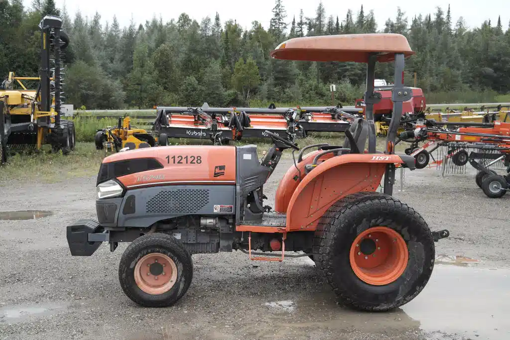 Gallery image 2 for Used Kubota L5740 Tractor