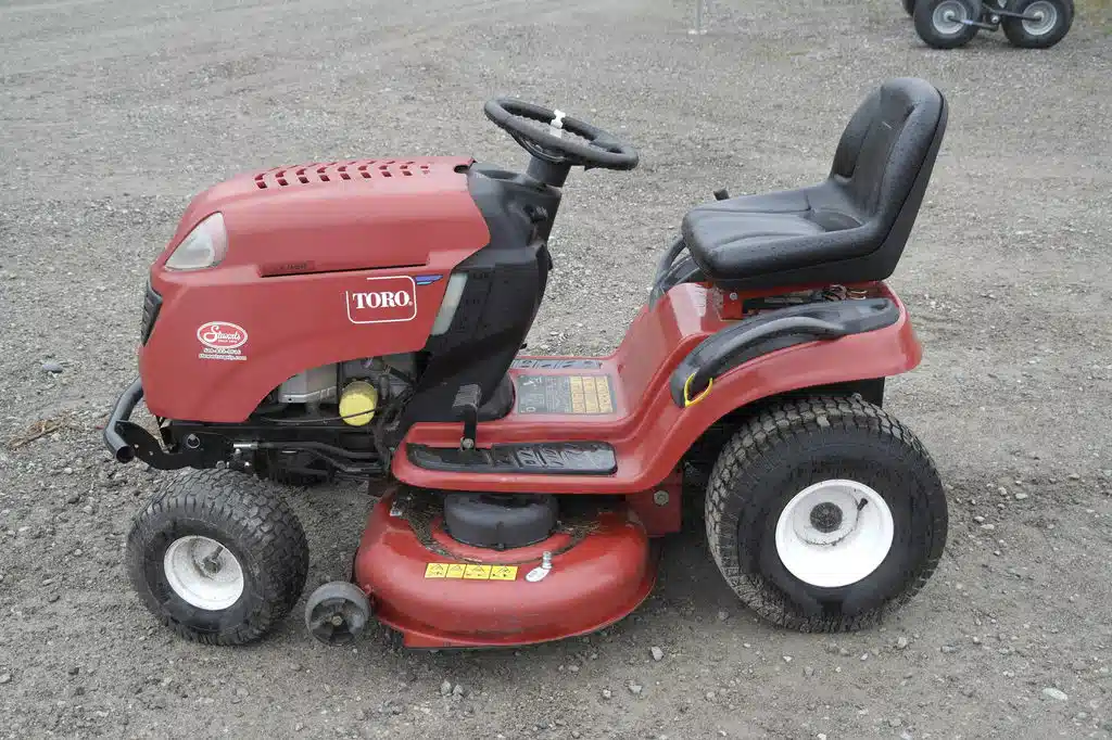 Gallery image 2 for Used Toro LX468 Mower - Riding