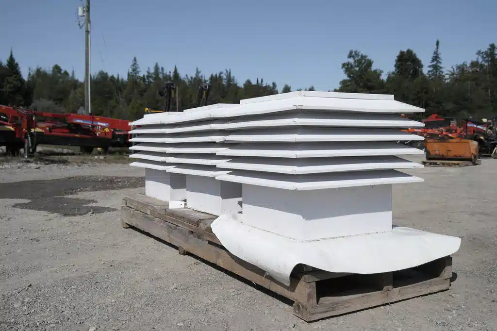 Used N/A Barn Vents, 3 PCS Miscellaneous