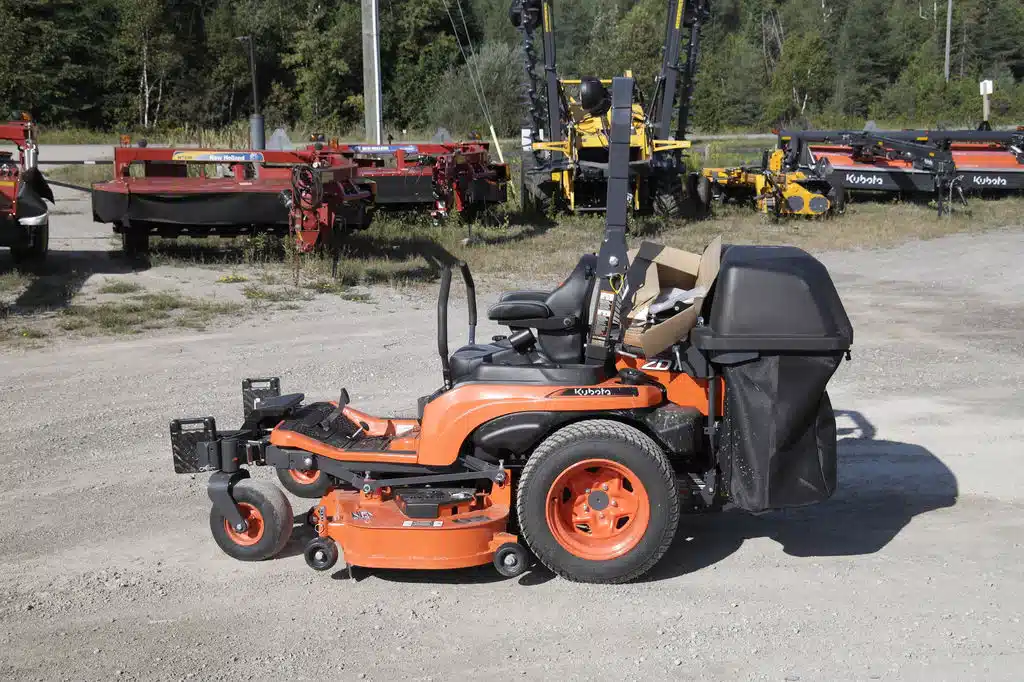 Gallery image 2 for Used Kubota ZD1021-3-60 Mower - Riding