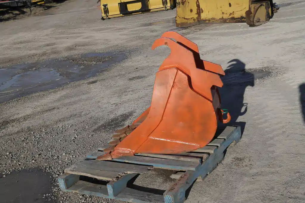 Gallery image 2 for Used Kubota K99830C Bucket