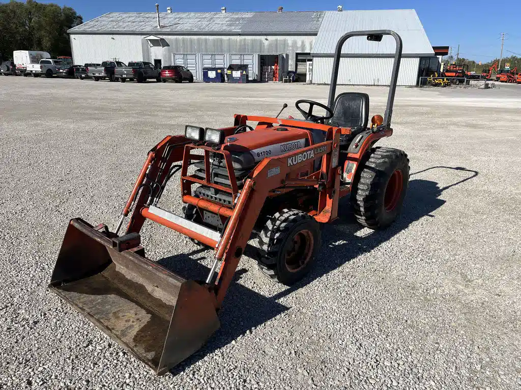 Used Kubota B1700 Tractor