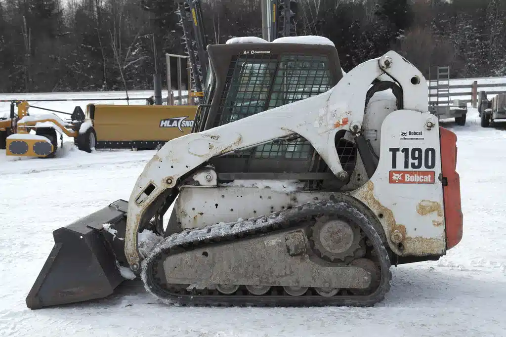 Gallery image 2 for Bobcat T190 Track Loader